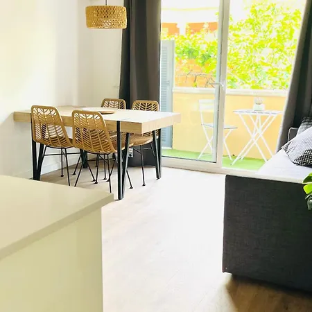 Centro Con Terraza Ngro By Prestigi *